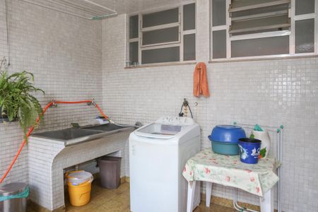 Casa à venda com 500m², 5 quartos e 2 vagasQuintal e Casa do Fundo