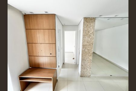 Apartamento para alugar com 48m², 2 quartos e 1 vaga Apartamento para alugar com 48m², 2 quartos e 1 vagaCorredor