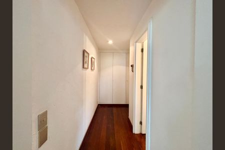 Apartamento para alugar com 184m², 4 quartos e 1 vagaCorredor
