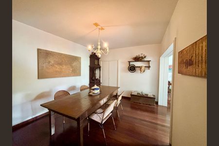 Apartamento para alugar com 184m², 4 quartos e 1 vagaSala de jantar