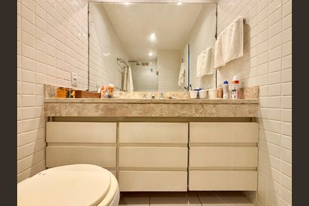 Apartamento para alugar com 184m², 4 quartos e 1 vagaBanheiro social