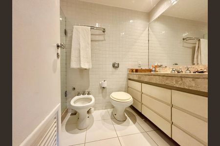 Apartamento para alugar com 184m², 4 quartos e 1 vagaBanheiro social