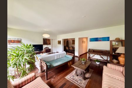 Apartamento para alugar com 184m², 4 quartos e 1 vagaSala