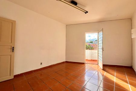 Casa à venda com 198m², 3 quartos e 3 vagasQuarto