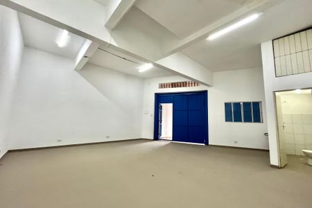 Casa à venda com 198m², 3 quartos e 3 vagasGalpão 