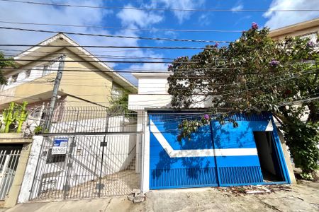 Casa à venda com 198m², 3 quartos e 3 vagasFachada