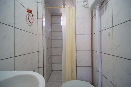 Banheiro de kitnet/studio para alugar com 1 quarto, 40m² em Santos Dumont, São Leopoldo