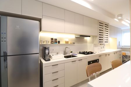 Apartamento à venda com 95m², 2 quartos e 2 vagasCozinha e Área de Serviço 