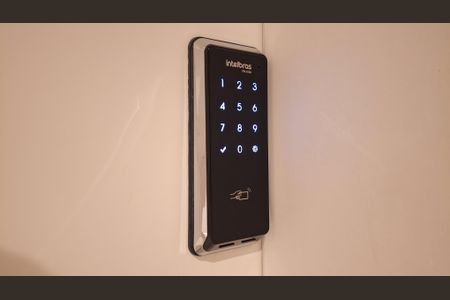 Apartamento à venda com 95m², 2 quartos e 2 vagas Apartamento à venda com 95m², 2 quartos e 2 vagasFechadura eletrônica