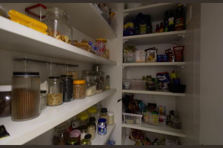 Apartamento à venda com 279m², 3 quartos e 5 vagas Apartamento à venda com 279m², 3 quartos e 5 vagasDispensa