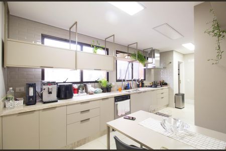 Apartamento à venda com 279m², 3 quartos e 5 vagas Apartamento à venda com 279m², 3 quartos e 5 vagasCozinha