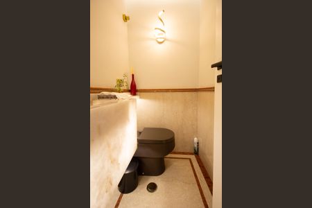 Apartamento à venda com 279m², 3 quartos e 5 vagas Apartamento à venda com 279m², 3 quartos e 5 vagasLavabo