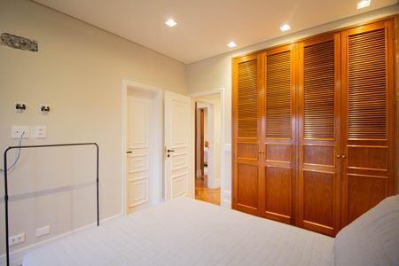 Apartamento à venda com 279m², 3 quartos e 5 vagas Apartamento à venda com 279m², 3 quartos e 5 vagasSuíte 3