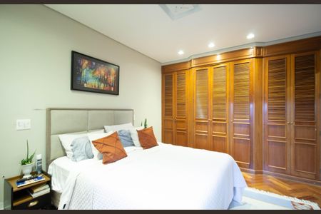 Apartamento à venda com 279m², 3 quartos e 5 vagas Apartamento à venda com 279m², 3 quartos e 5 vagasSuíte 2