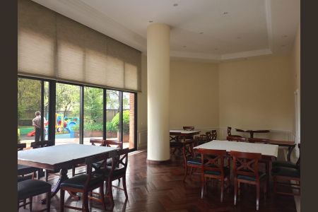 Apartamento à venda com 279m², 3 quartos e 5 vagas Apartamento à venda com 279m², 3 quartos e 5 vagasÁrea comum - Salão de festas