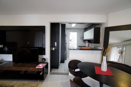 Apartamento para alugar com 75m², 2 quartos e 1 vagaSala