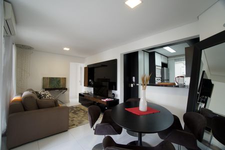 Apartamento para alugar com 75m², 2 quartos e 1 vagaSala