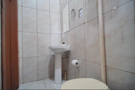 Banheiro de kitnet/studio para alugar com 1 quarto, 40m² em Rio dos Sinos, São Leopoldo