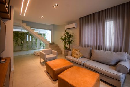 Casa de condomínio à venda com 140m², 3 quartos e 1 vaga