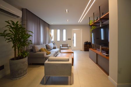 Casa de condomínio à venda com 140m², 3 quartos e 1 vaga