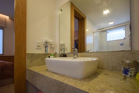 Casa de condomínio à venda com 140m², 3 quartos e 1 vaga