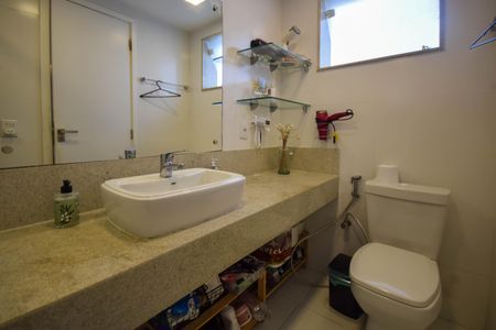 Casa de condomínio à venda com 140m², 3 quartos e 1 vaga