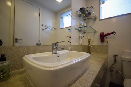 Casa de condomínio à venda com 140m², 3 quartos e 1 vaga