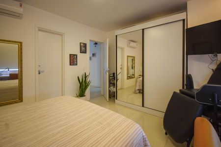 Casa de condomínio à venda com 140m², 3 quartos e 1 vaga