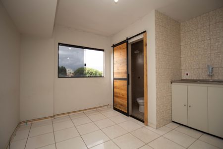 Quarto de kitnet/studio para alugar com 1 quarto, 28m² em Guará, Brasília