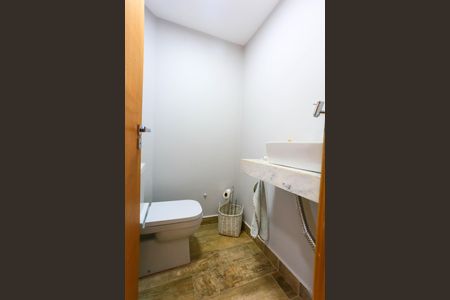 Casa à venda com 200m², 5 quartos e 1 vagaLavabo