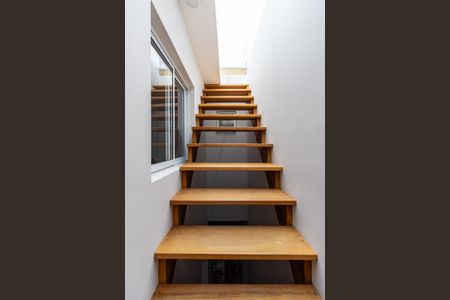 Casa para alugar com 200m², 5 quartos e 1 vaga Casa para alugar com 200m², 5 quartos e 1 vagaCorredor