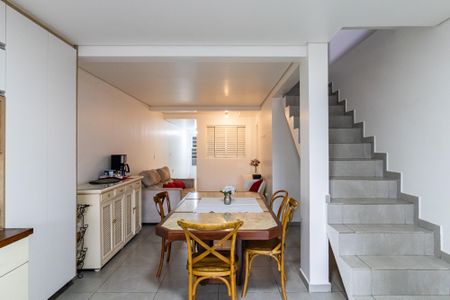 Casa para alugar com 200m², 5 quartos e 1 vaga Casa para alugar com 200m², 5 quartos e 1 vagaCozinha