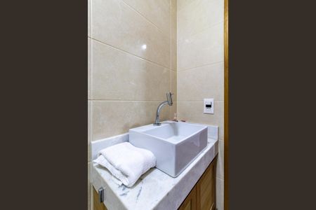 Casa para alugar com 200m², 5 quartos e 1 vaga Casa para alugar com 200m², 5 quartos e 1 vagaBanheiro Social 2