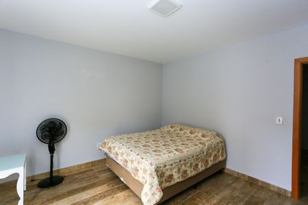 Casa à venda com 200m², 5 quartos e 1 vagaquarto 1