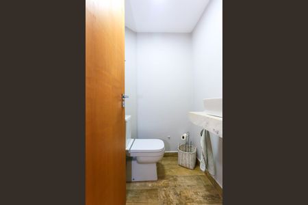 Casa à venda com 200m², 5 quartos e 1 vagaLavabo