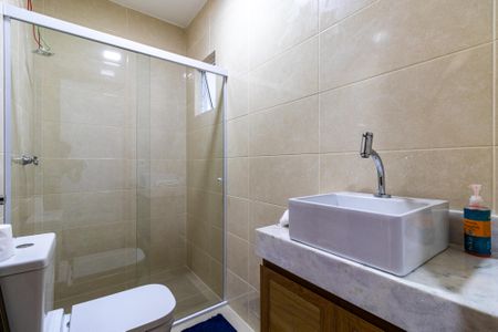 Casa para alugar com 200m², 5 quartos e 1 vaga Casa para alugar com 200m², 5 quartos e 1 vagaBanheiro Social 2