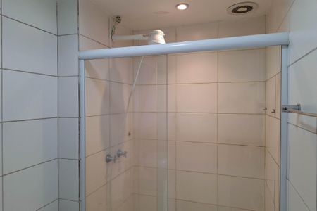 Apartamento à venda com 77m², 3 quartos e 1 vaga Apartamento à venda com 77m², 3 quartos e 1 vagaBanheiro da Suíte