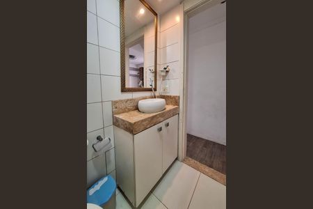 Apartamento à venda com 77m², 3 quartos e 1 vaga Apartamento à venda com 77m², 3 quartos e 1 vagaBanheiro Social