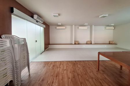 Apartamento à venda com 77m², 3 quartos e 1 vaga Apartamento à venda com 77m², 3 quartos e 1 vagaÁrea comum