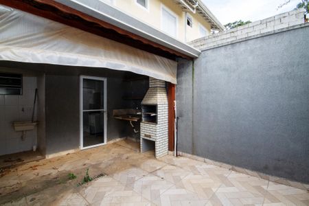 Casa para alugar com 44m², 2 quartos e 1 vagaQuintal