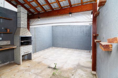 Casa para alugar com 44m², 2 quartos e 1 vagaQuintal