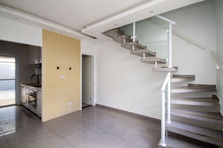Sala de casa para alugar com 2 quartos, 44m² em Jardim Ipes, Cotia