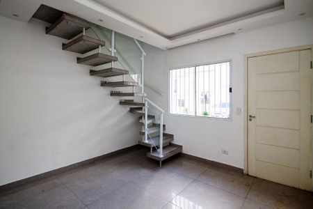 Sala de casa para alugar com 2 quartos, 44m² em Jardim Ipes, Cotia