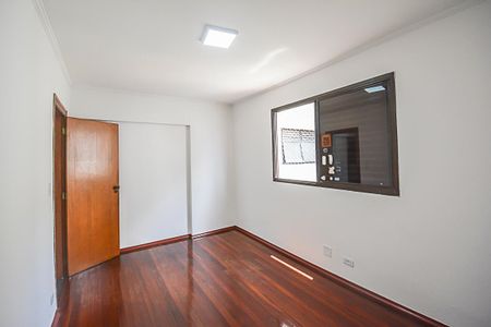 Apartamento à venda com 140m², 3 quartos e 3 vagasQuarto 2