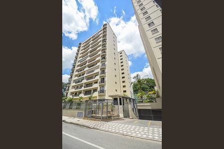 Apartamento à venda com 140m², 3 quartos e 3 vagasFachada e portaria