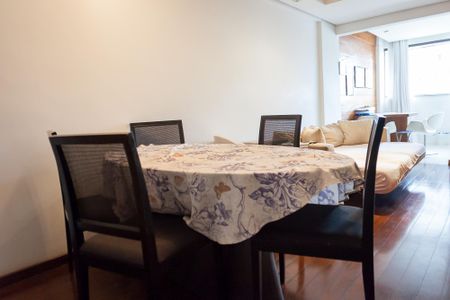 Apartamento à venda com 75m², 3 quartos e 1 vagaSala de Jantar