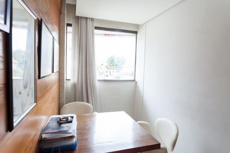 Apartamento à venda com 75m², 3 quartos e 1 vagaVaranda