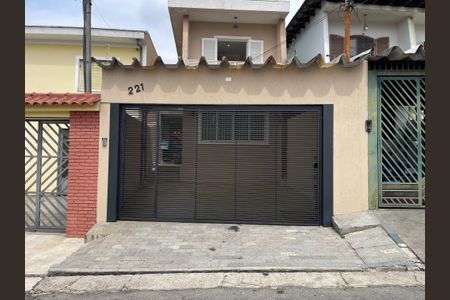 Casa para alugar com 141m², 3 quartos e 2 vagas Casa para alugar com 141m², 3 quartos e 2 vagasFachada