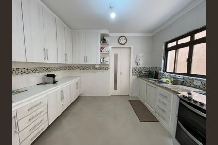 Casa para alugar com 141m², 3 quartos e 2 vagas Casa para alugar com 141m², 3 quartos e 2 vagasCozinha