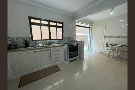 Casa para alugar com 141m², 3 quartos e 2 vagas Casa para alugar com 141m², 3 quartos e 2 vagasCozinha